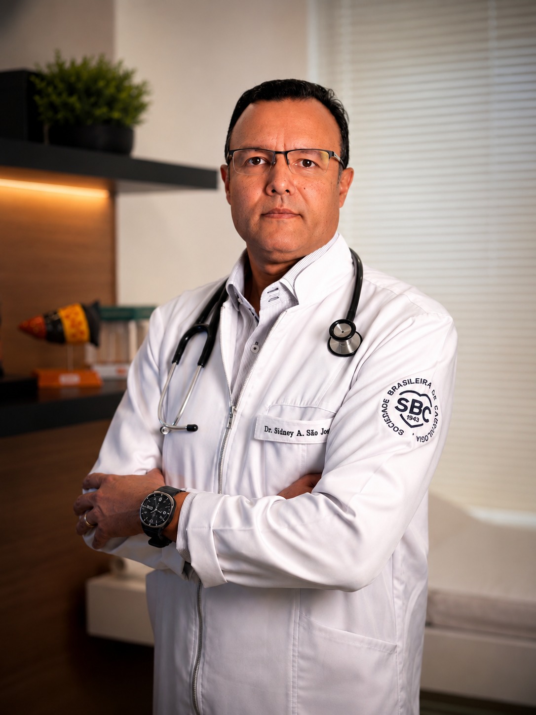 Retrato profissional do Dr. Sidney Araújo
